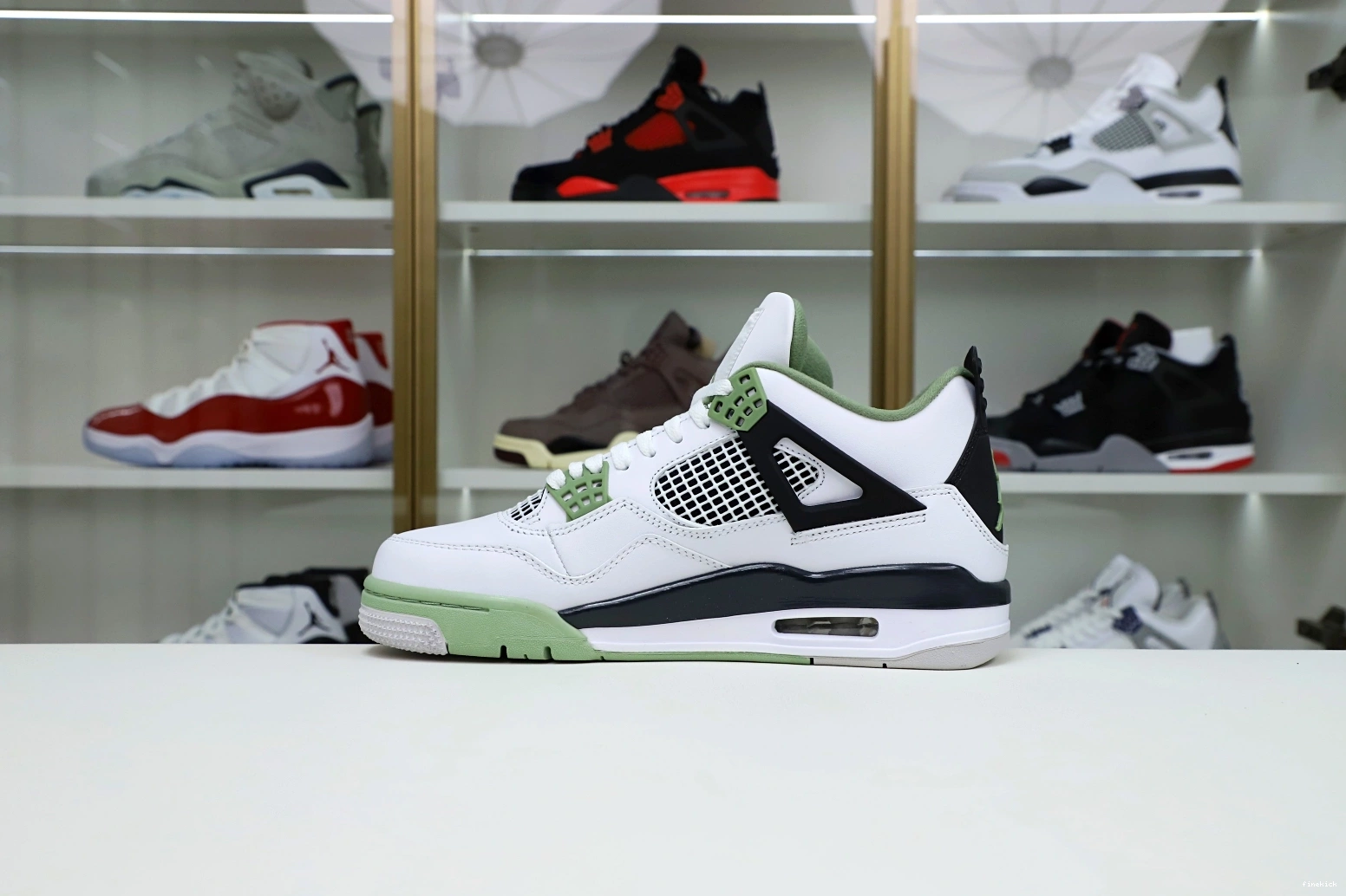 4 JORDAN AIR 
